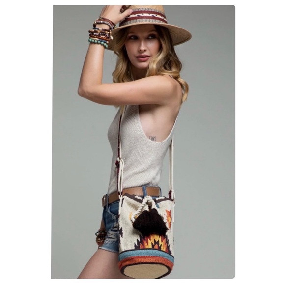 New Ruggine Handmade Luxury Boho Chic Bucket Bag With Shoulder Strap - Picture 4 of 7